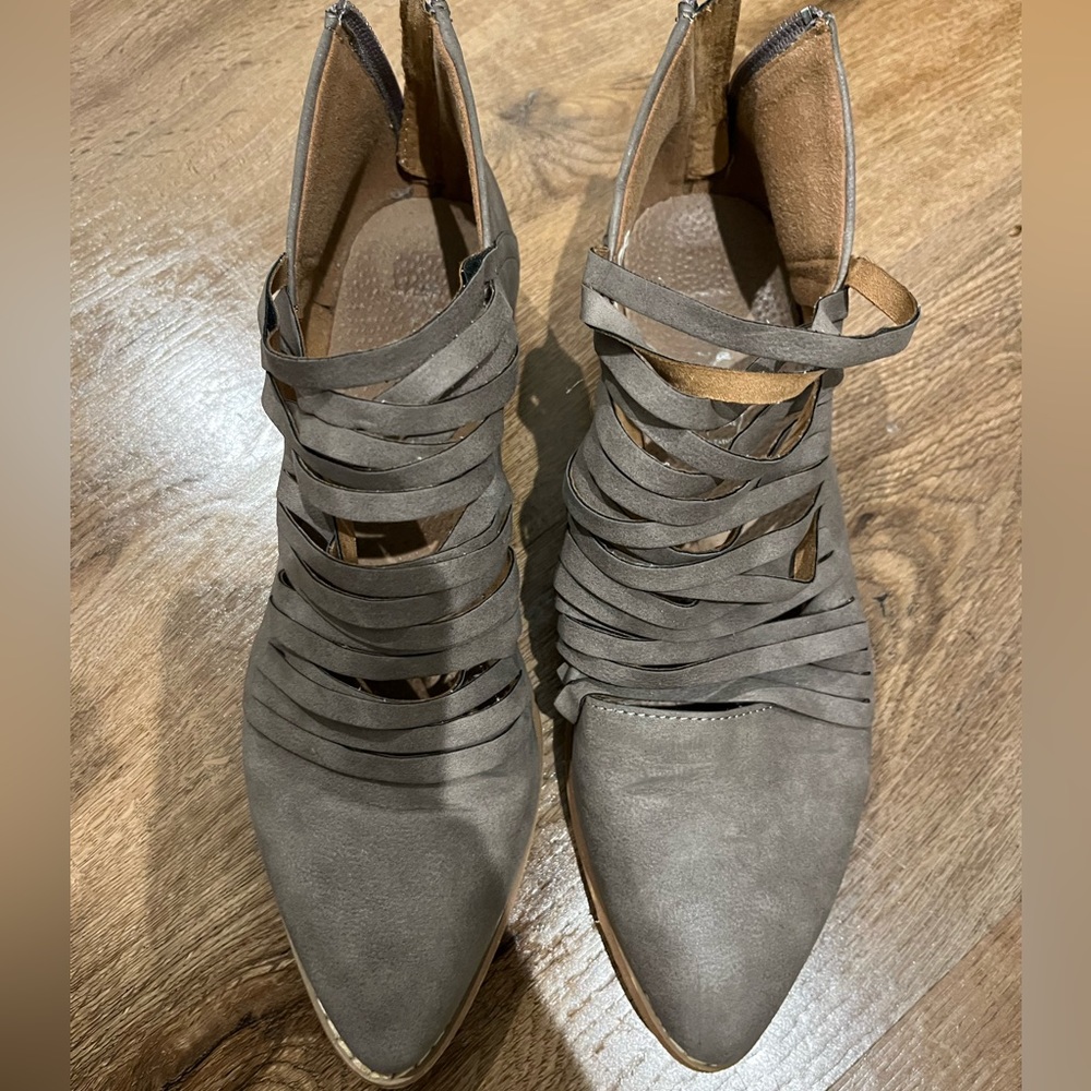 gray flats/booties, size 9
